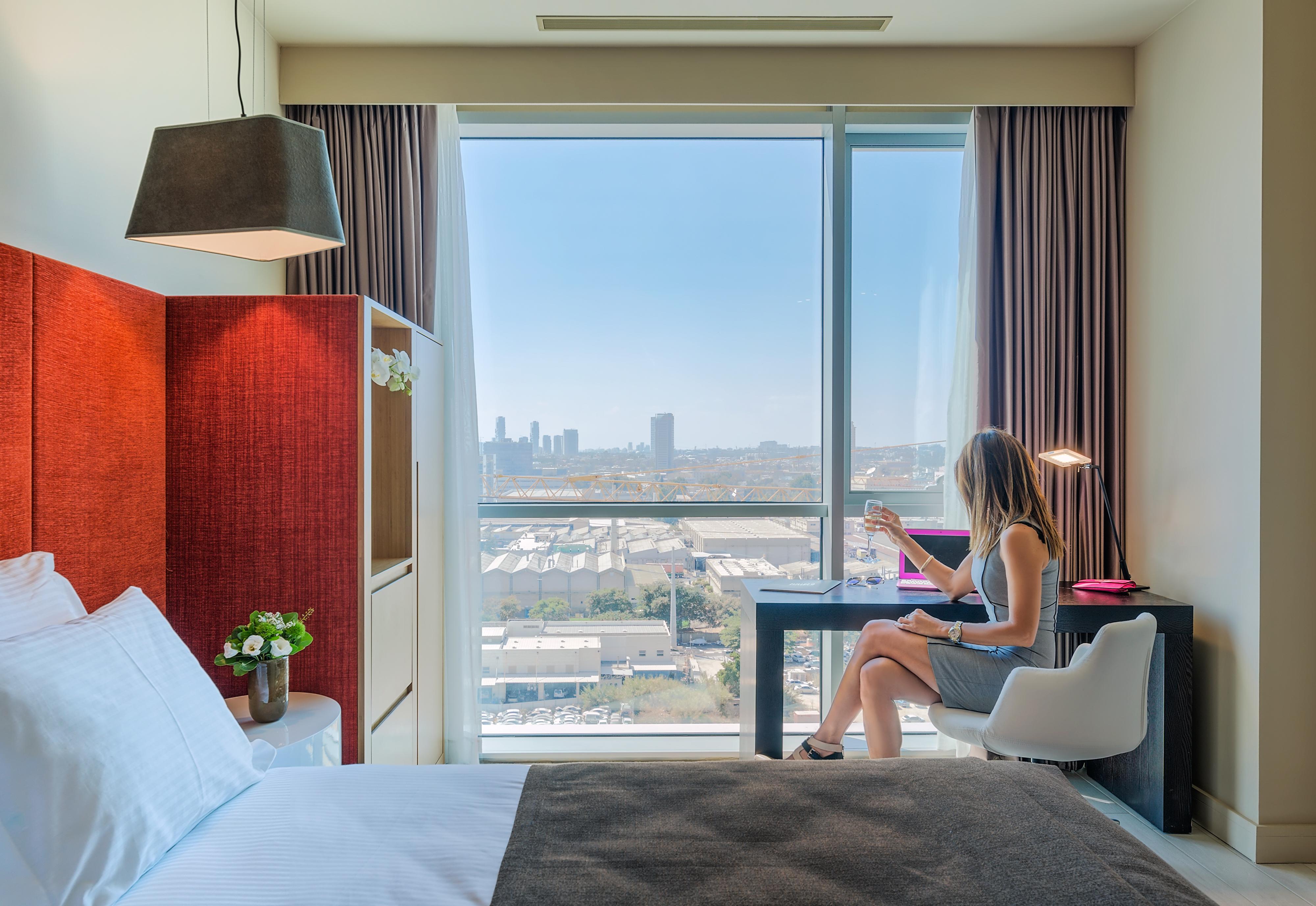 Prima Link Hotel Petach Tikva Bagian luar foto