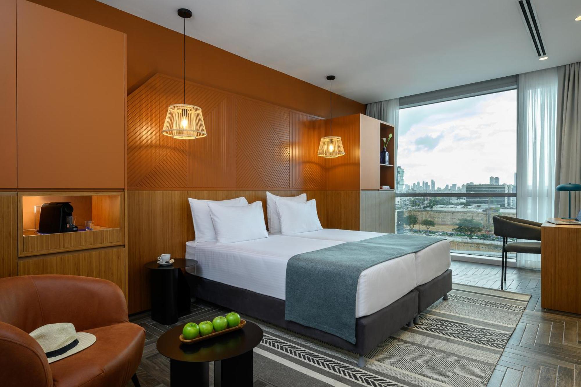 Prima Link Hotel Petach Tikva Bagian luar foto