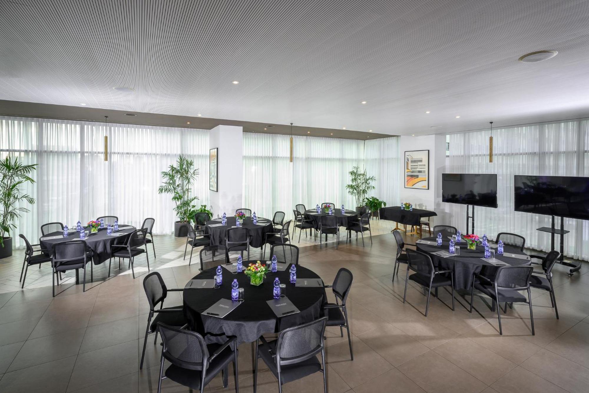 Prima Link Hotel Petach Tikva Bagian luar foto